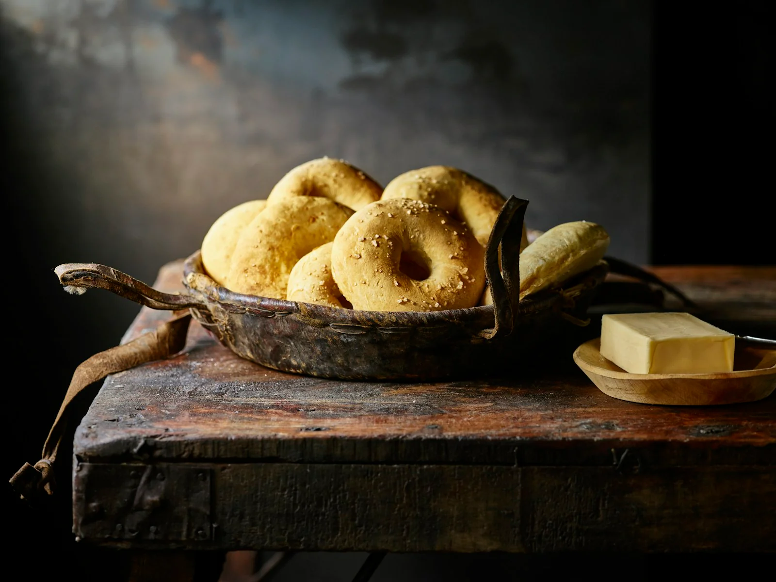 p.191PhotoDanPerez_Abraham_sKitchen_gestalten2025_df01ac4b-4d03-44a8-859e-9e47b7a62e04_2000x